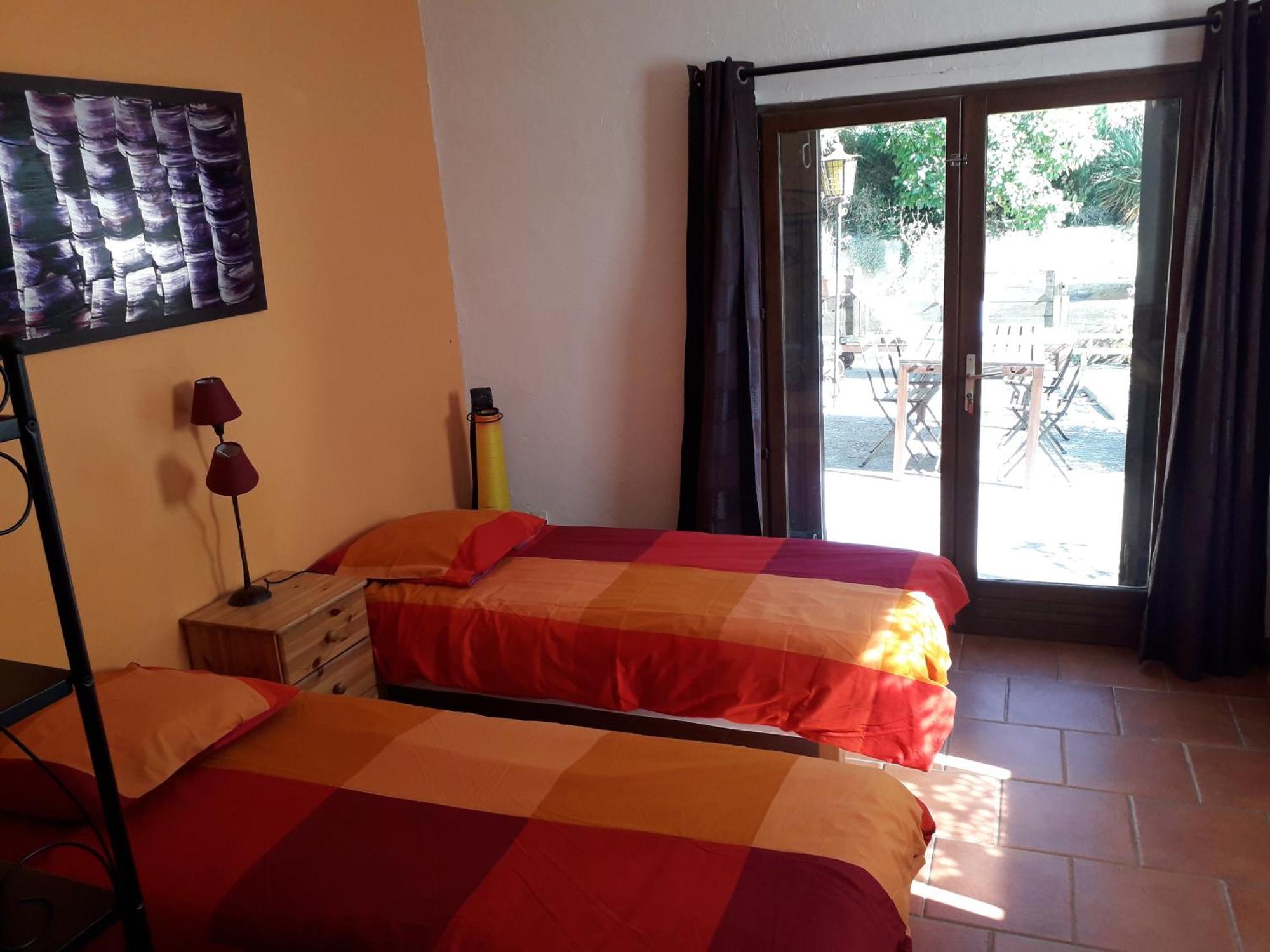 Gites Du Raby Signes Room photo